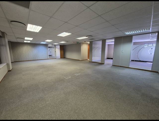 514M² OFFICE TO LET IN SANDTON CENTRAL